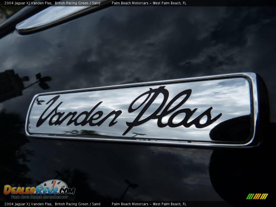2004 Jaguar XJ Vanden Plas British Racing Green / Sand Photo #8