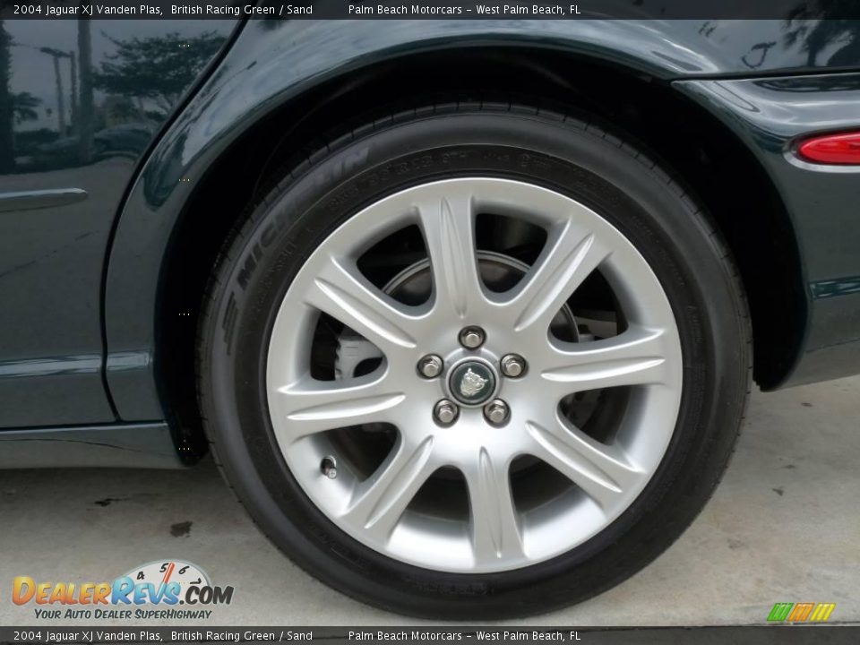 2004 Jaguar XJ Vanden Plas British Racing Green / Sand Photo #12