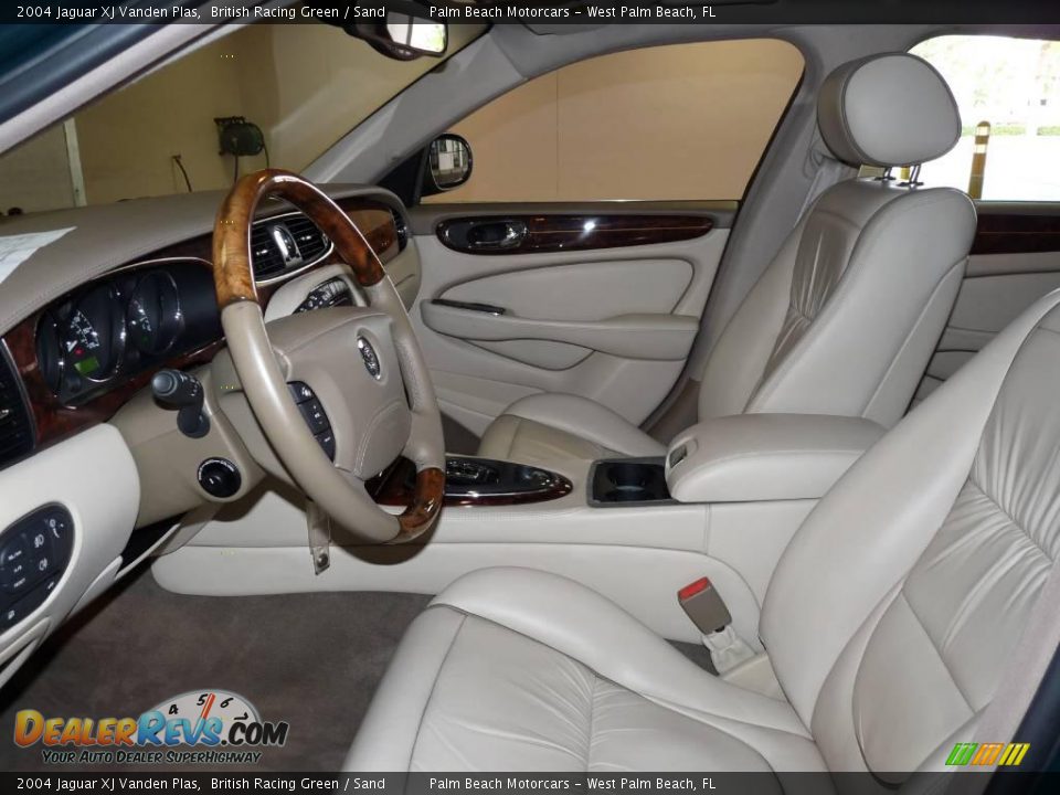 2004 Jaguar XJ Vanden Plas British Racing Green / Sand Photo #19