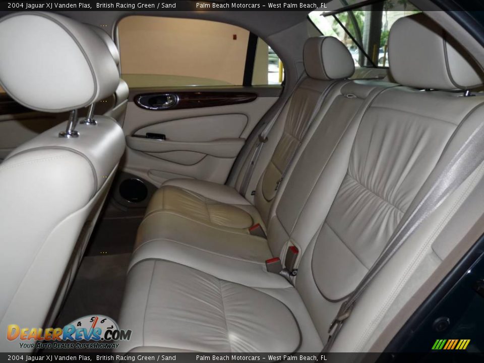 2004 Jaguar XJ Vanden Plas British Racing Green / Sand Photo #23