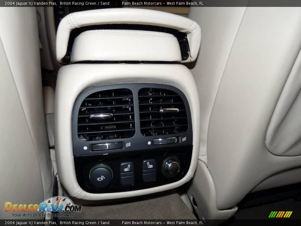 2004 Jaguar XJ Vanden Plas British Racing Green / Sand Photo #25