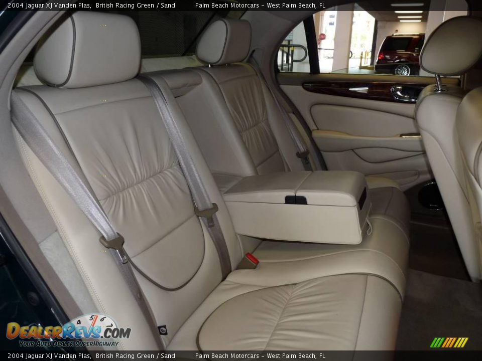 2004 Jaguar XJ Vanden Plas British Racing Green / Sand Photo #27