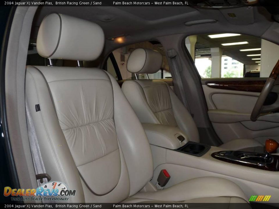 2004 Jaguar XJ Vanden Plas British Racing Green / Sand Photo #30