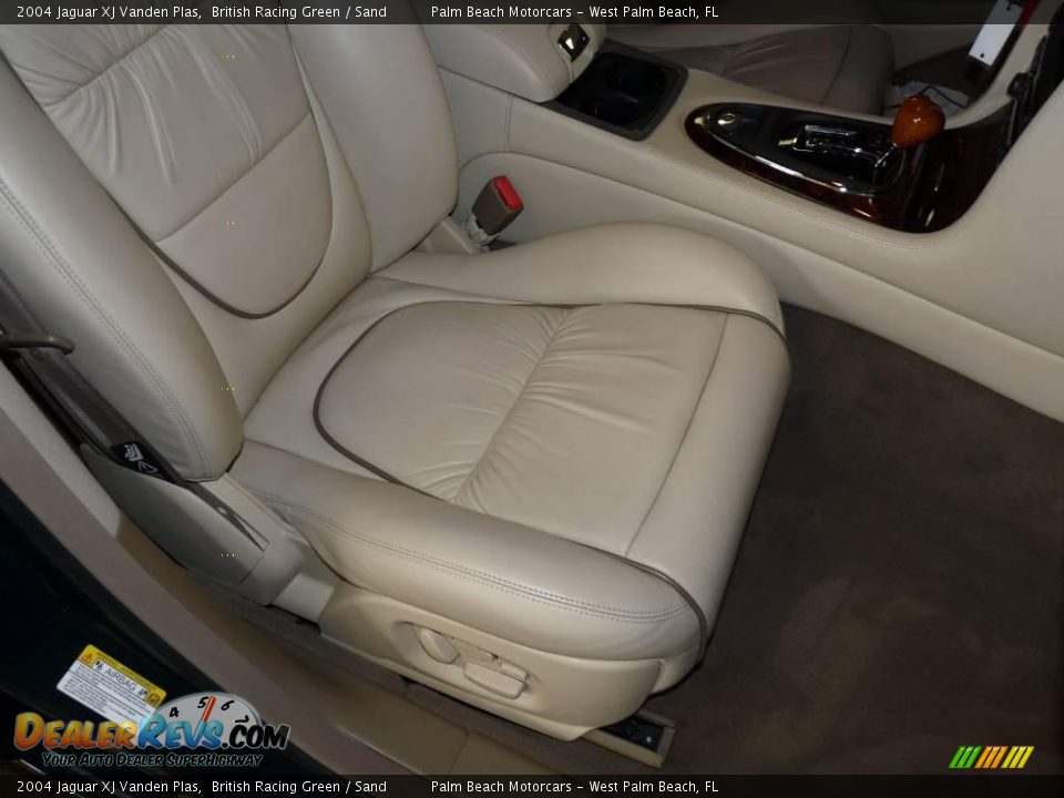 2004 Jaguar XJ Vanden Plas British Racing Green / Sand Photo #31
