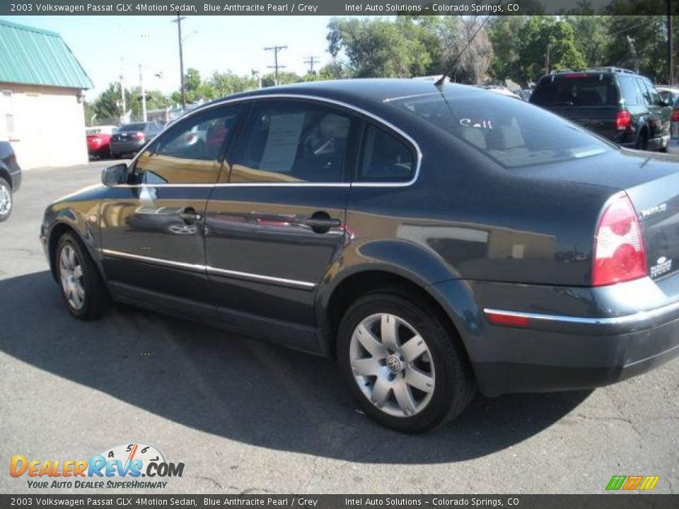 2003 Volkswagen Passat GLX 4Motion Sedan Blue Anthracite Pearl / Grey Photo #4