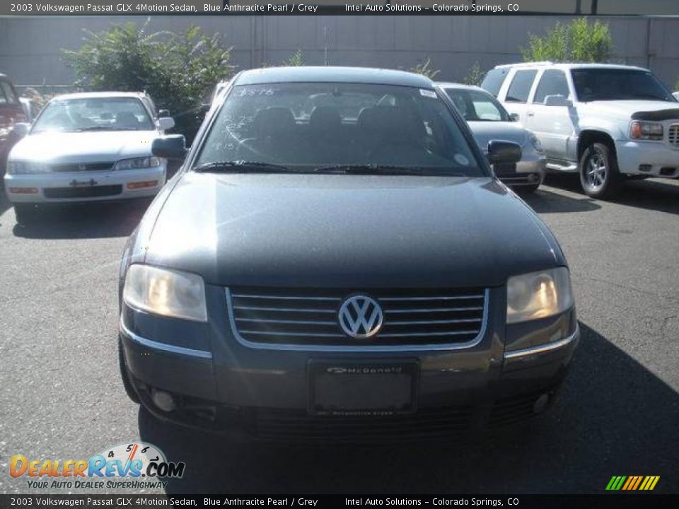 2003 Volkswagen Passat GLX 4Motion Sedan Blue Anthracite Pearl / Grey Photo #5