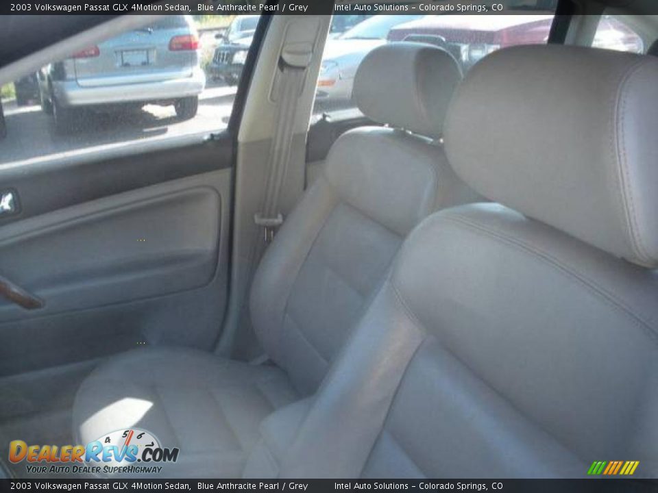 2003 Volkswagen Passat GLX 4Motion Sedan Blue Anthracite Pearl / Grey Photo #8