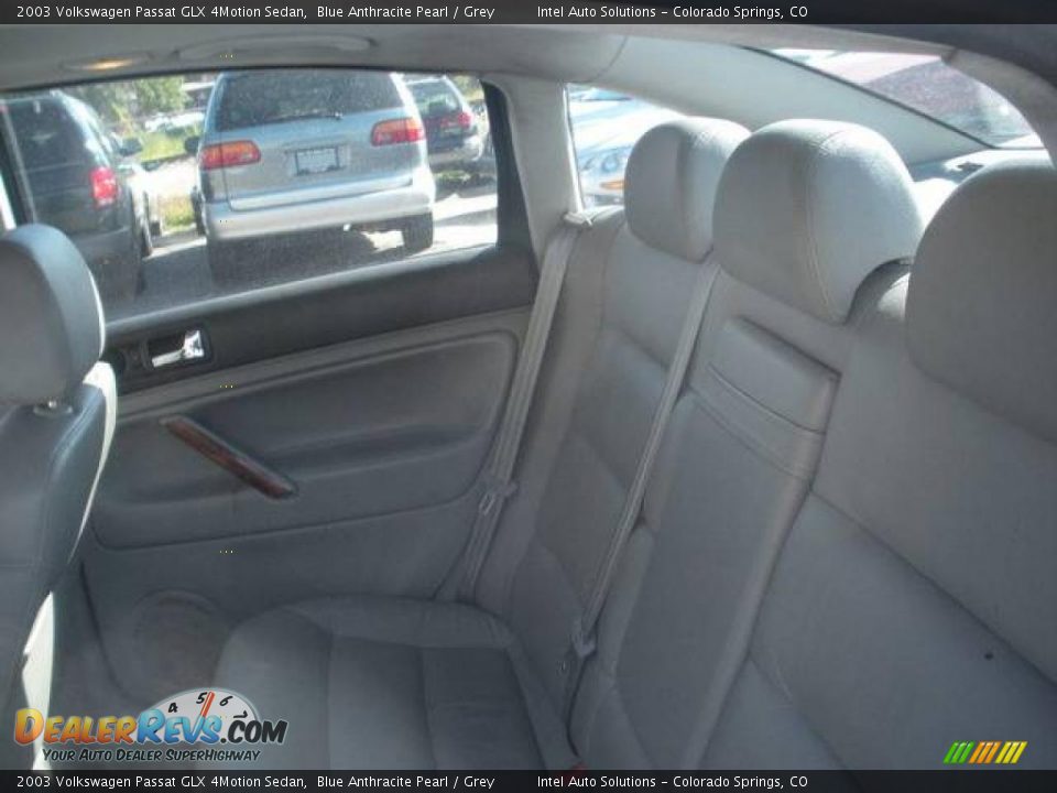 2003 Volkswagen Passat GLX 4Motion Sedan Blue Anthracite Pearl / Grey Photo #9