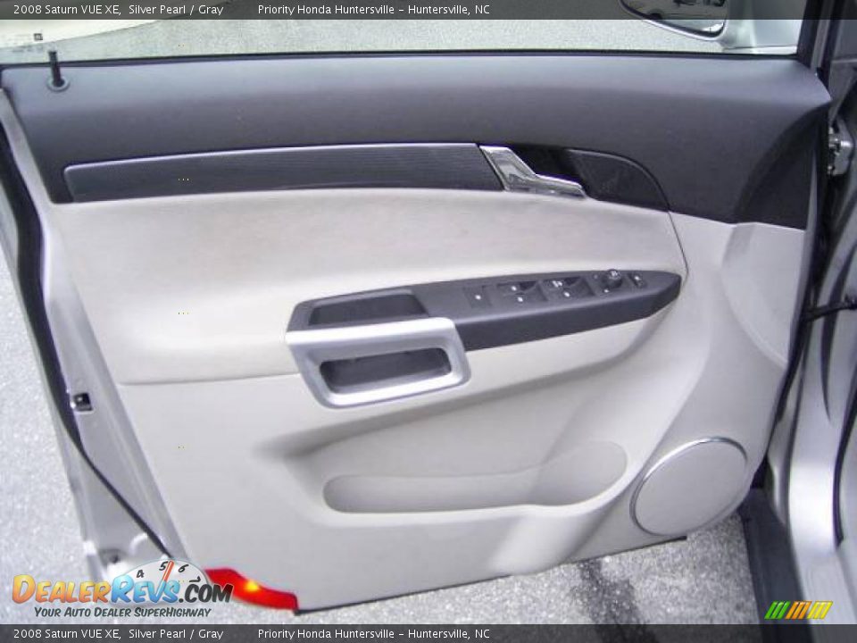2008 Saturn VUE XE Silver Pearl / Gray Photo #7