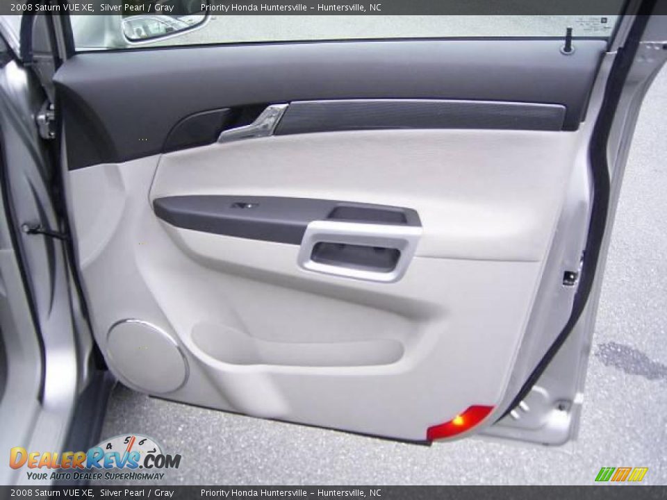 2008 Saturn VUE XE Silver Pearl / Gray Photo #16