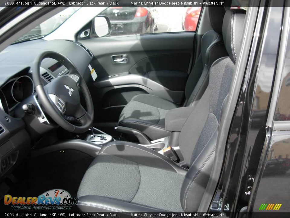 2009 Mitsubishi Outlander SE 4WD Labrador Black Pearl / Black Photo #2