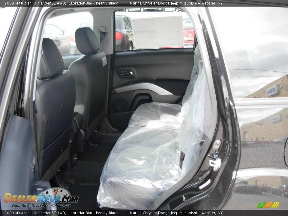 2009 Mitsubishi Outlander SE 4WD Labrador Black Pearl / Black Photo #3