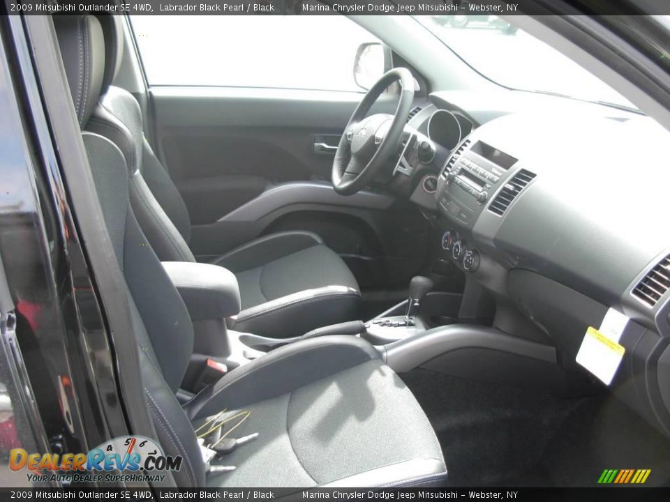 2009 Mitsubishi Outlander SE 4WD Labrador Black Pearl / Black Photo #22