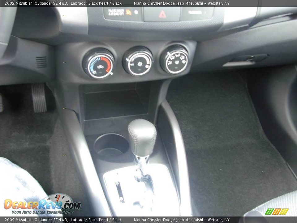 2009 Mitsubishi Outlander SE 4WD Labrador Black Pearl / Black Photo #25