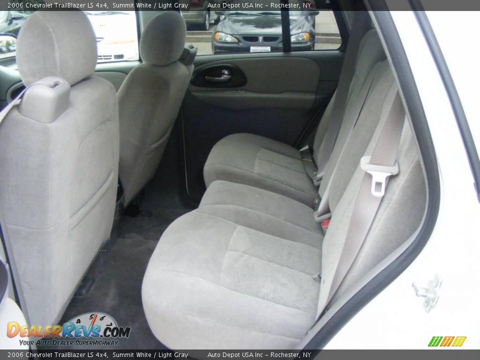 2006 Chevrolet TrailBlazer LS 4x4 Summit White / Light Gray Photo #13
