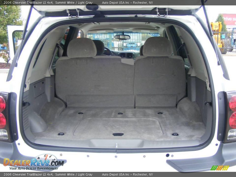 2006 Chevrolet TrailBlazer LS 4x4 Summit White / Light Gray Photo #14