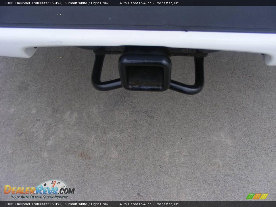 2006 Chevrolet TrailBlazer LS 4x4 Summit White / Light Gray Photo #16