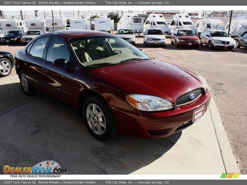 2007 Ford Taurus SE Merlot Metallic / Medium/Dark Pebble Photo #3