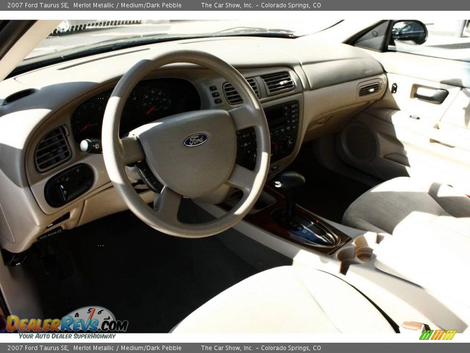 2007 Ford Taurus SE Merlot Metallic / Medium/Dark Pebble Photo #7