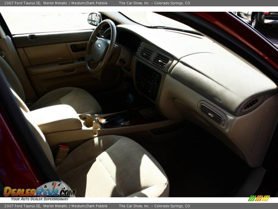 2007 Ford Taurus SE Merlot Metallic / Medium/Dark Pebble Photo #11