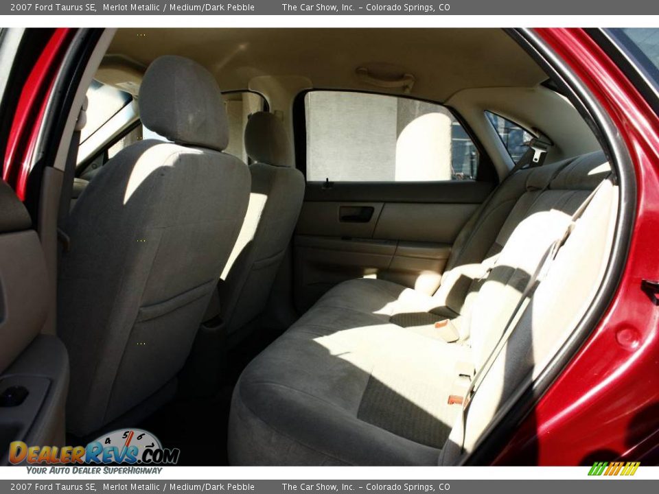 2007 Ford Taurus SE Merlot Metallic / Medium/Dark Pebble Photo #13