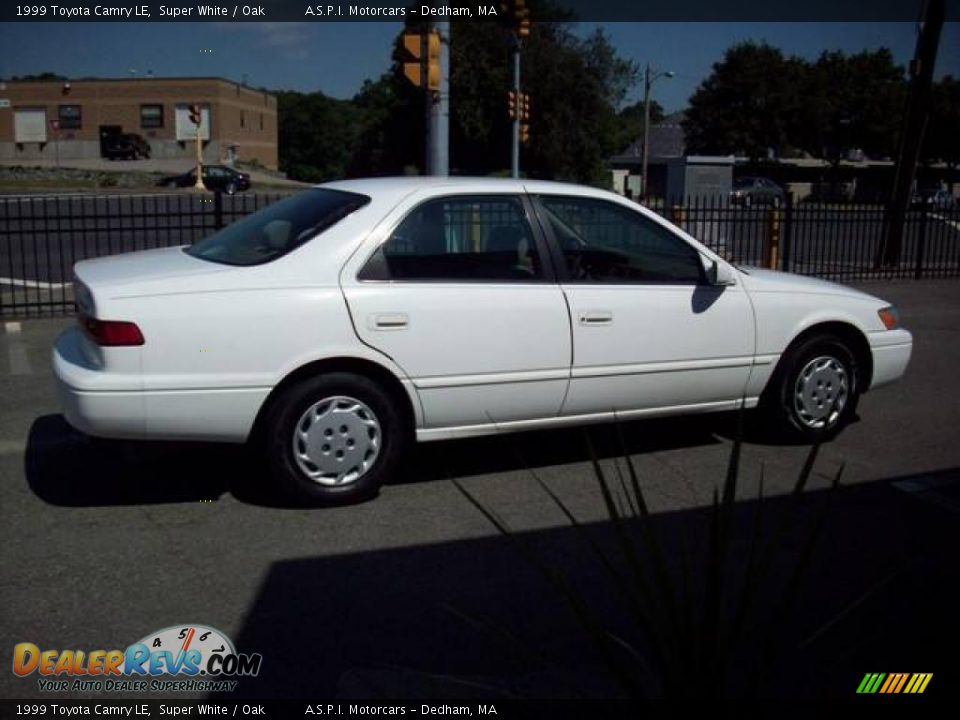 1999 Toyota Camry LE Super White / Oak Photo #6