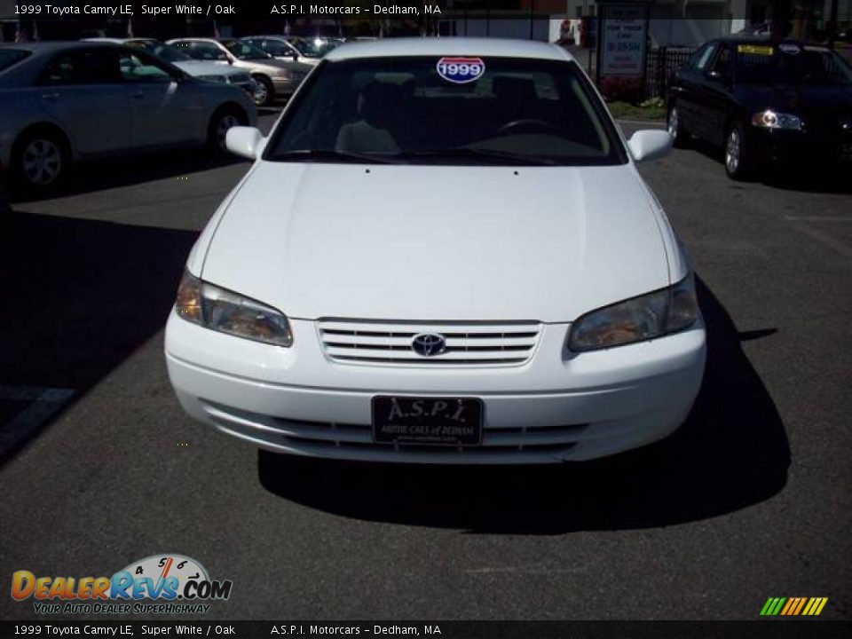 1999 Toyota Camry LE Super White / Oak Photo #8