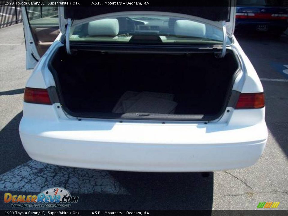 1999 Toyota Camry LE Super White / Oak Photo #12