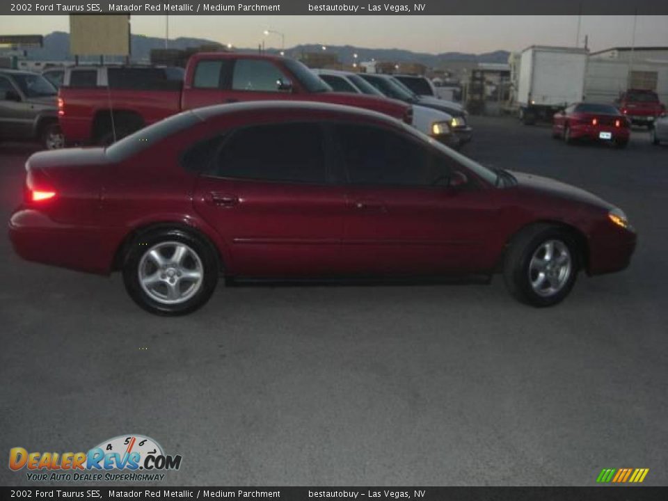 2002 Ford Taurus SES Matador Red Metallic / Medium Parchment Photo #4