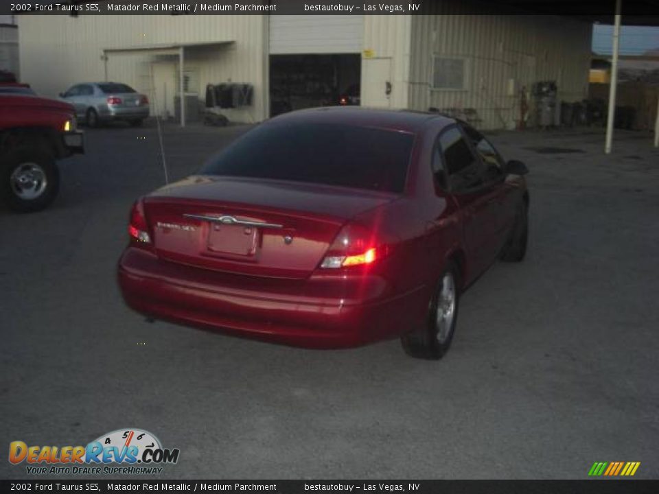 2002 Ford Taurus SES Matador Red Metallic / Medium Parchment Photo #5