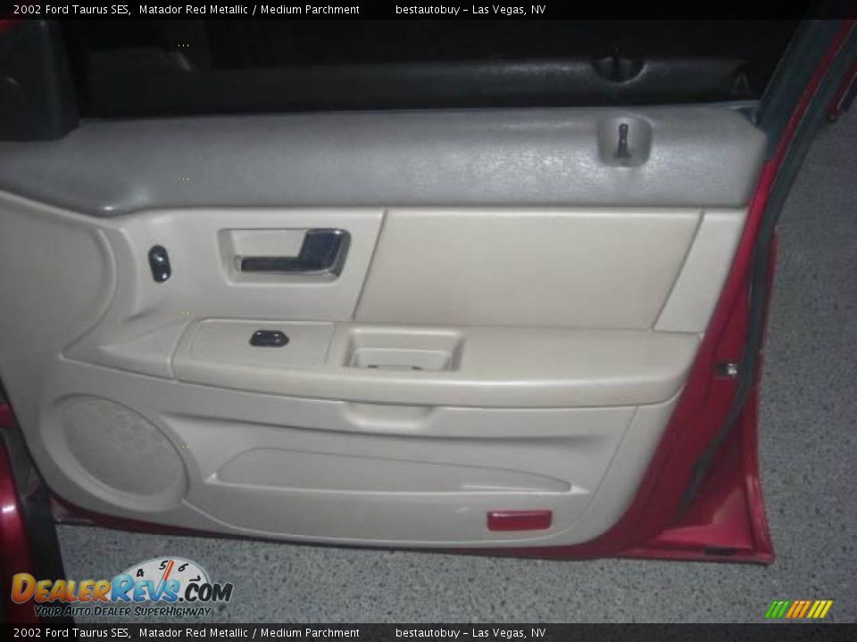 2002 Ford Taurus SES Matador Red Metallic / Medium Parchment Photo #14