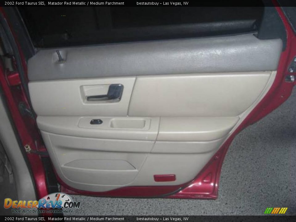 2002 Ford Taurus SES Matador Red Metallic / Medium Parchment Photo #15