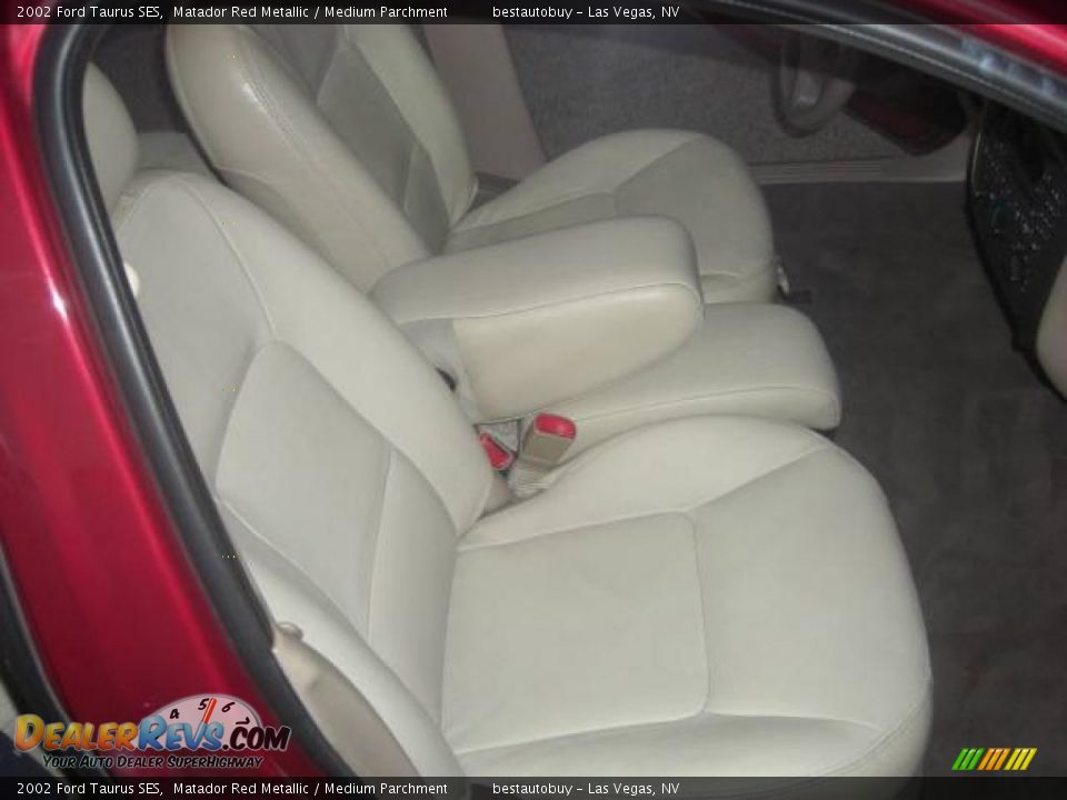 2002 Ford Taurus SES Matador Red Metallic / Medium Parchment Photo #16