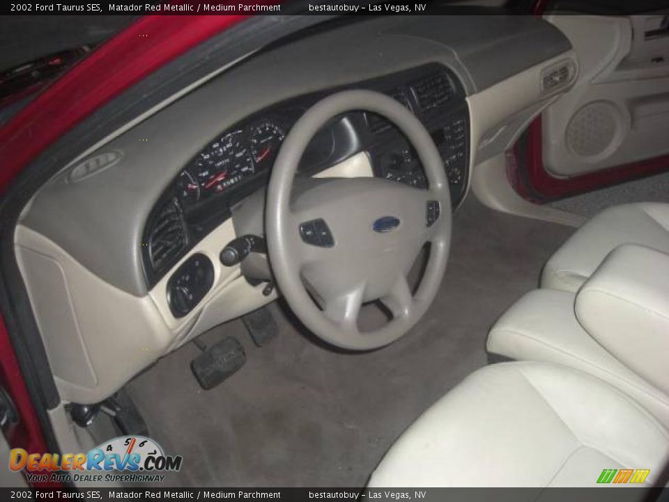 2002 Ford Taurus SES Matador Red Metallic / Medium Parchment Photo #20