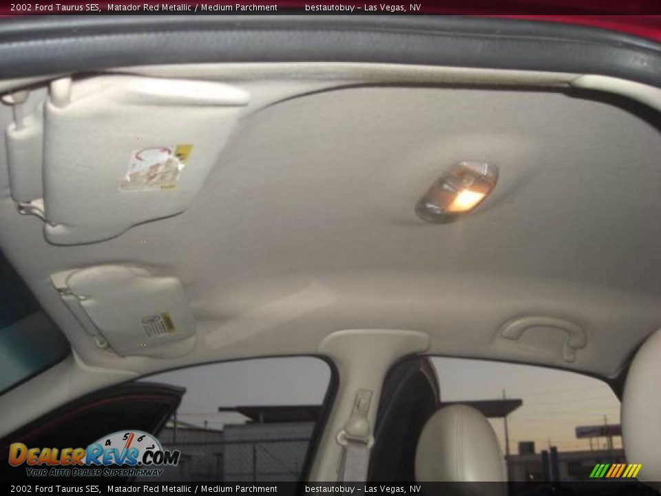 2002 Ford Taurus SES Matador Red Metallic / Medium Parchment Photo #22