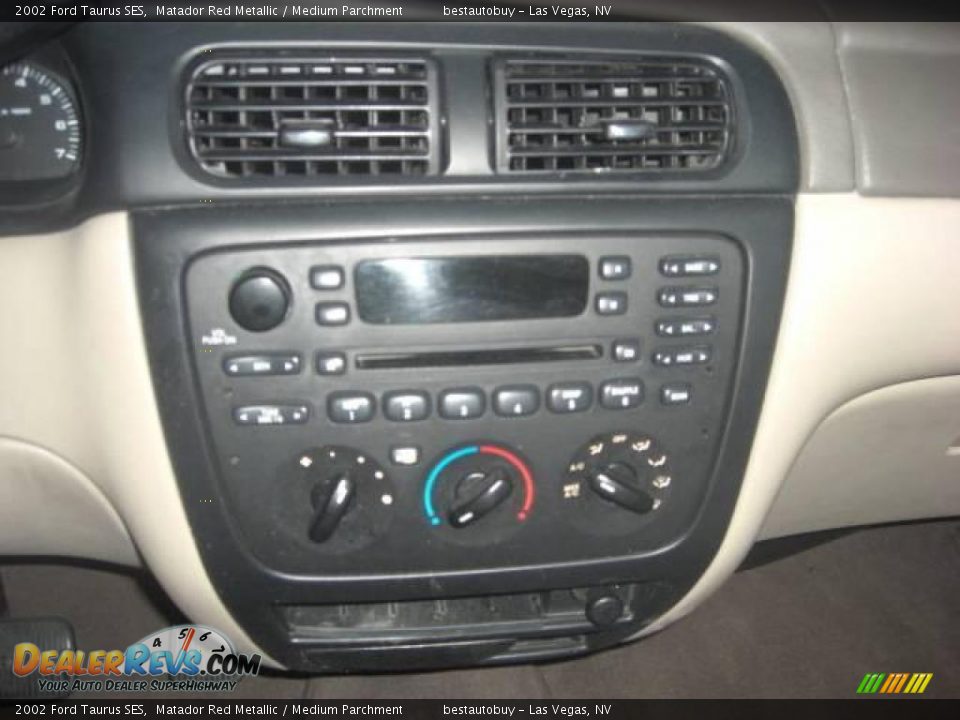 2002 Ford Taurus SES Matador Red Metallic / Medium Parchment Photo #24