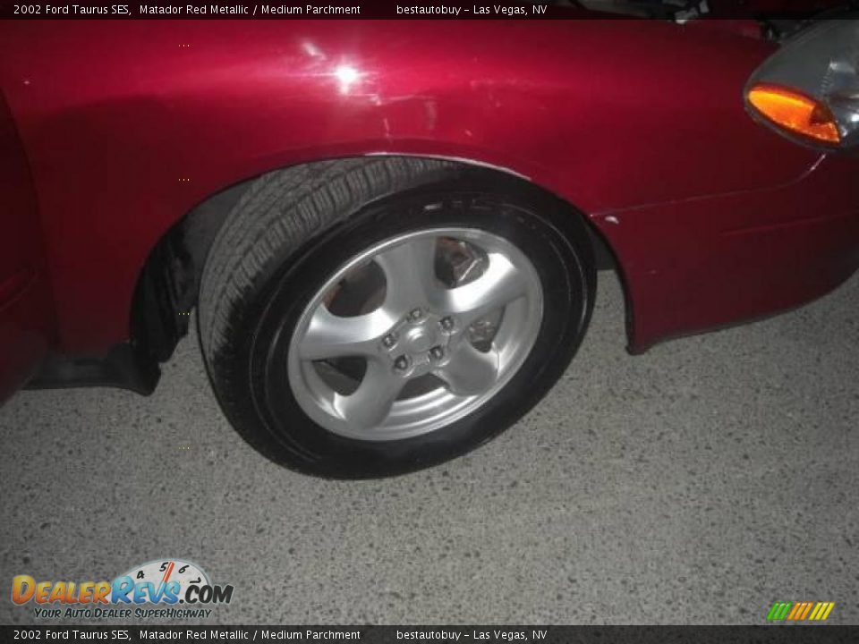 2002 Ford Taurus SES Matador Red Metallic / Medium Parchment Photo #30