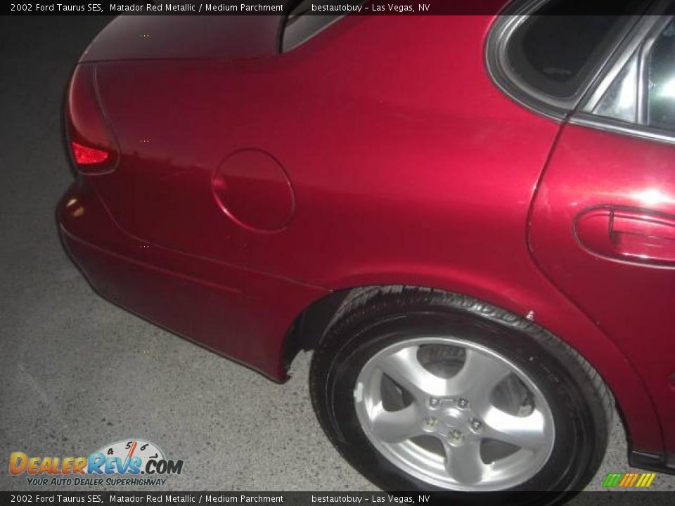 2002 Ford Taurus SES Matador Red Metallic / Medium Parchment Photo #33