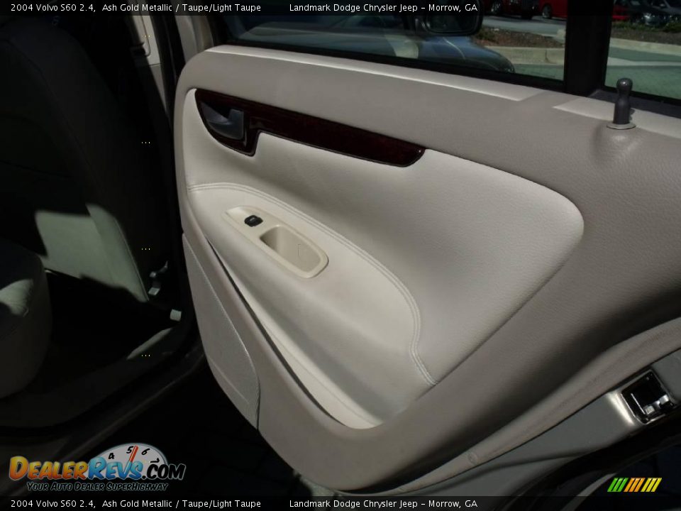 2004 Volvo S60 2.4 Ash Gold Metallic / Taupe/Light Taupe Photo #16