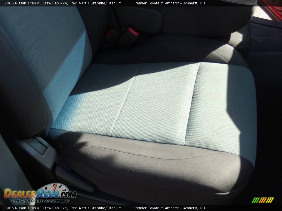 2006 Nissan Titan XE Crew Cab 4x4 Red Alert / Graphite/Titanium Photo #12