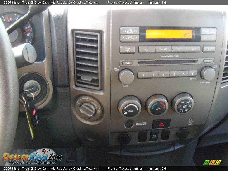 2006 Nissan Titan XE Crew Cab 4x4 Red Alert / Graphite/Titanium Photo #16