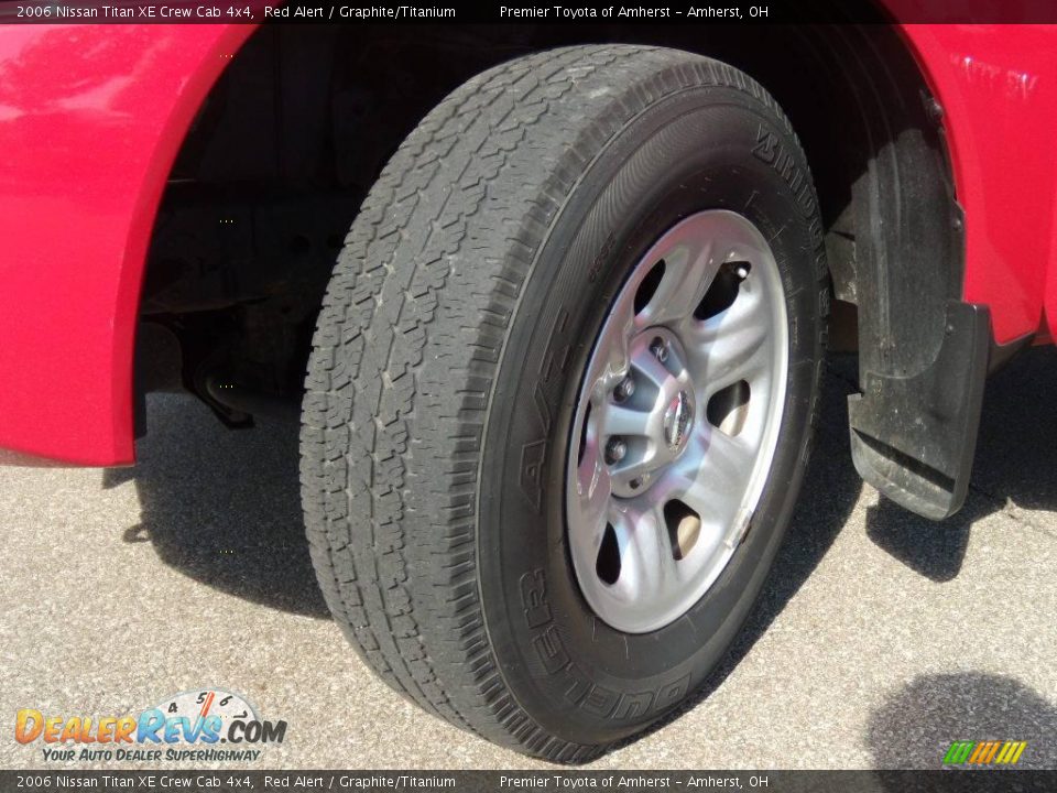 2006 Nissan Titan XE Crew Cab 4x4 Red Alert / Graphite/Titanium Photo #17