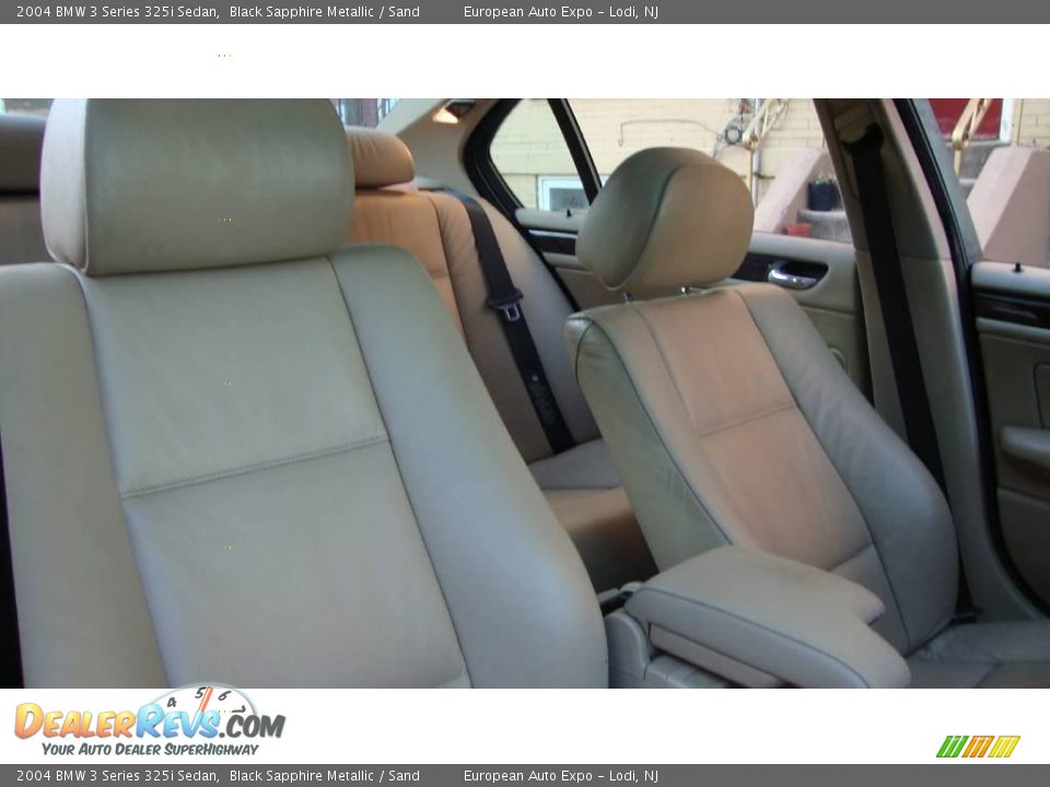 2004 BMW 3 Series 325i Sedan Black Sapphire Metallic / Sand Photo #13