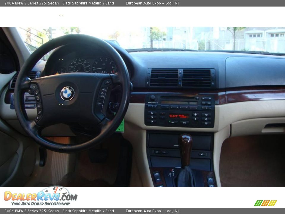 2004 BMW 3 Series 325i Sedan Black Sapphire Metallic / Sand Photo #14