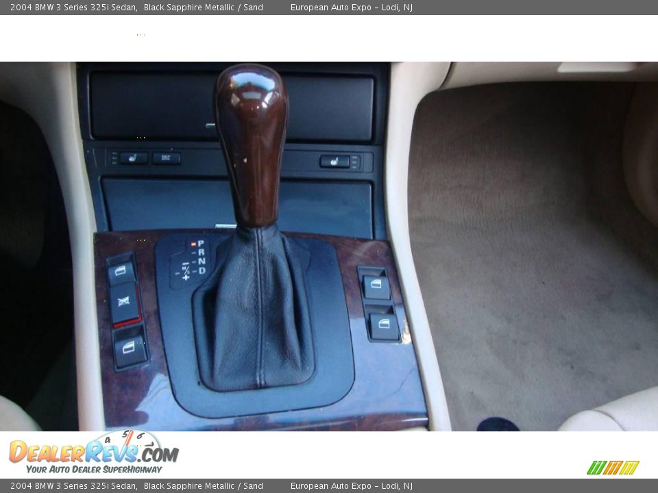 2004 BMW 3 Series 325i Sedan Black Sapphire Metallic / Sand Photo #15