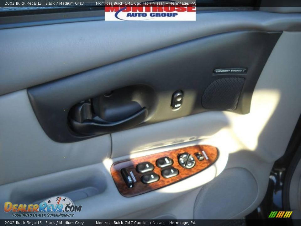 2002 Buick Regal LS Black / Medium Gray Photo #25