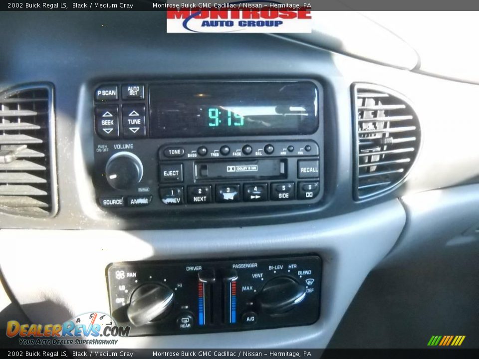 2002 Buick Regal LS Black / Medium Gray Photo #27