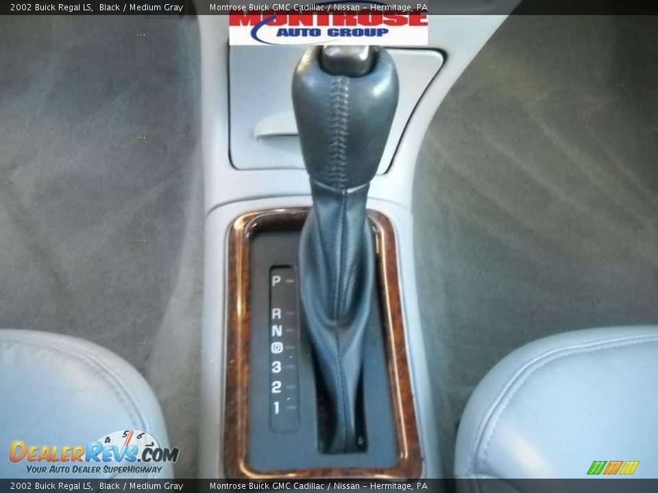 2002 Buick Regal LS Black / Medium Gray Photo #28