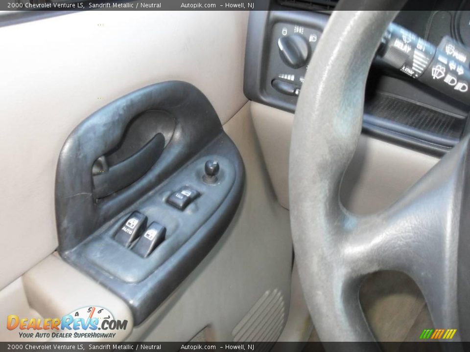 2000 Chevrolet Venture LS Sandrift Metallic / Neutral Photo #17