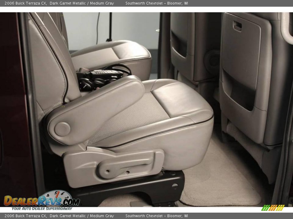 2006 Buick Terraza CX Dark Garnet Metallic / Medium Gray Photo #5